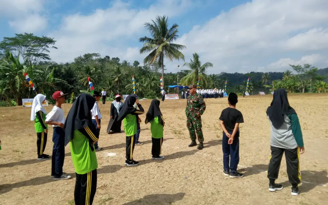 MTs Miftahul Huda Siapkan Pasukan Paskibra Hebat untuk HUT RI 2024 di Desa Babakan Karangpucung