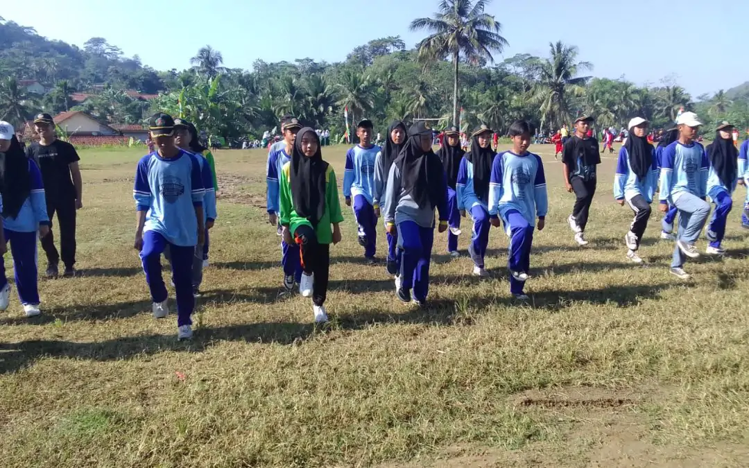 Pelatihan dan Pendampingan Paskibra Tingkat Desa: Sinergi Siswa MA PK Insan Madani dan Panitia HUTRI